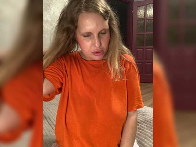 Milana40 live cam on BongaCams