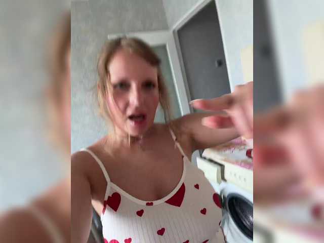 Milana40 live webcam show