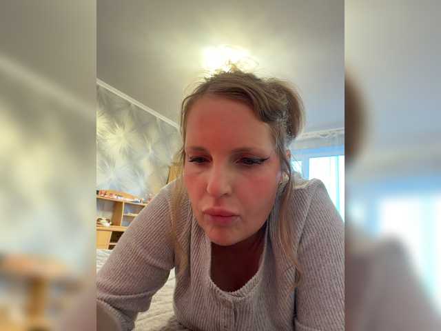 Milana40 live cam on BongaCams