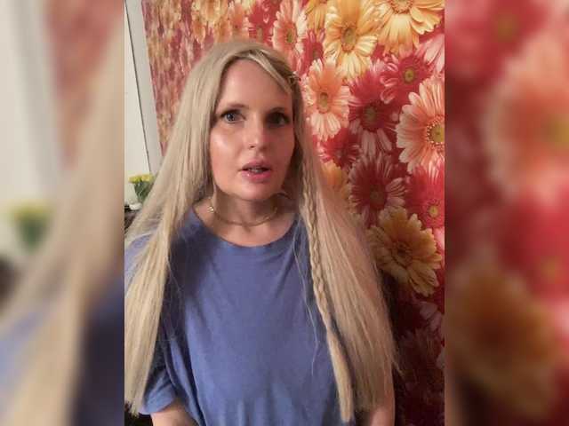 Milana40 live cam on BongaCams