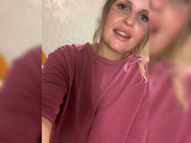 Milana40 live cam on BongaCams