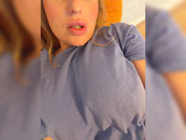 Milana40 live cam on BongaCams
