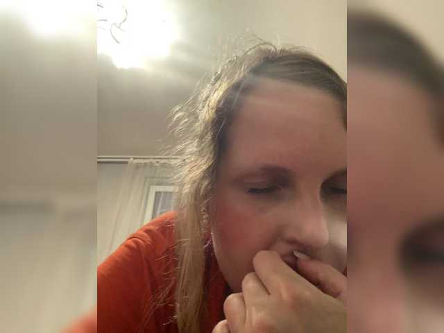 Milana40 live cam on BongaCams