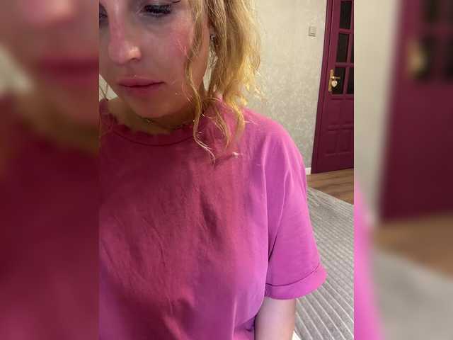Milana40 live cam on BongaCams