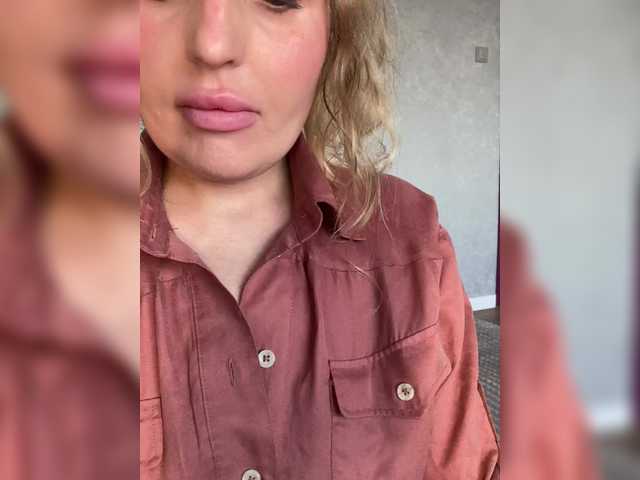 Milana40 live cam on BongaCams