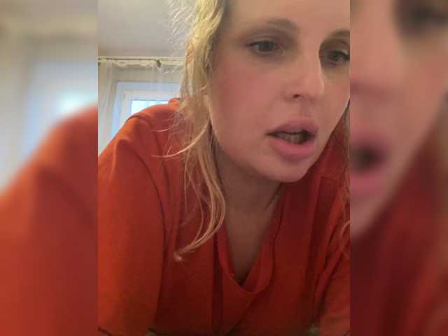 Milana40 live cam on BongaCams