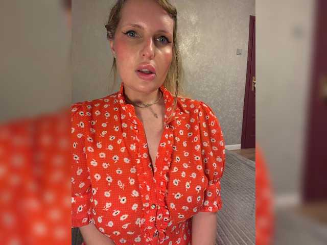 Milana40 live cam on BongaCams