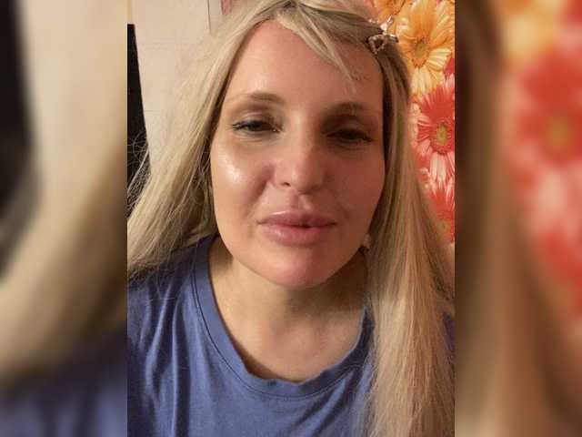Milana40 live cam