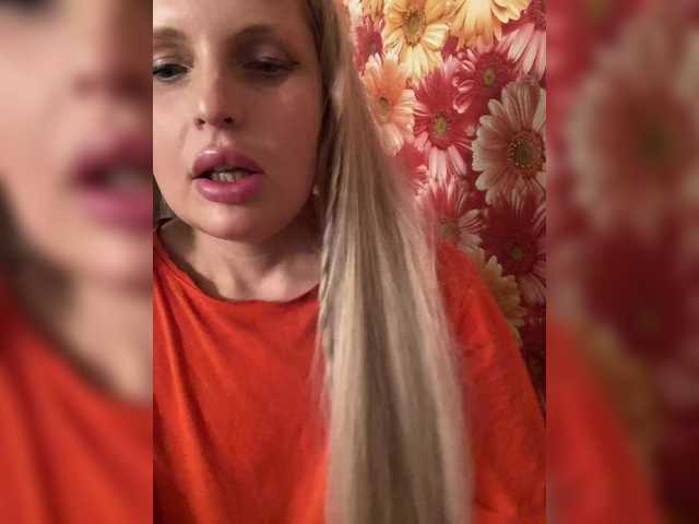 Milana40 live cam on BongaCams