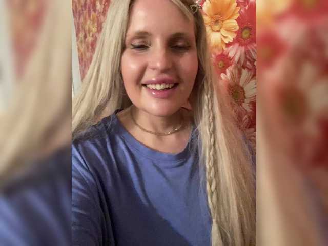 Milana40 live cam on BongaCams