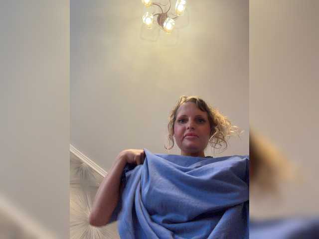 Milana40 live cam on BongaCams