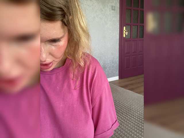 Milana40 live cam on BongaCams