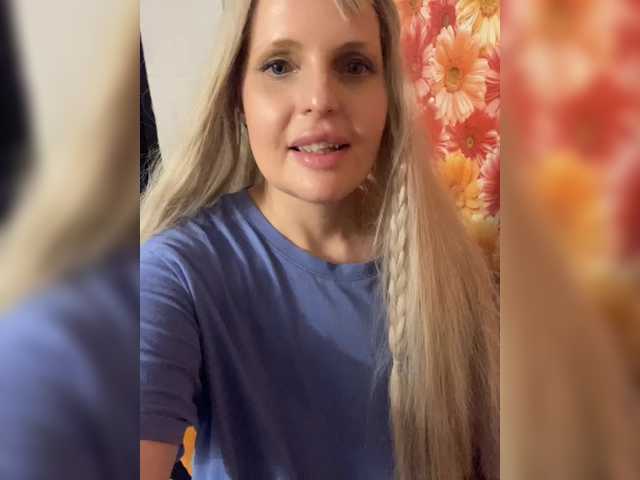 Milana40 live cam on BongaCams