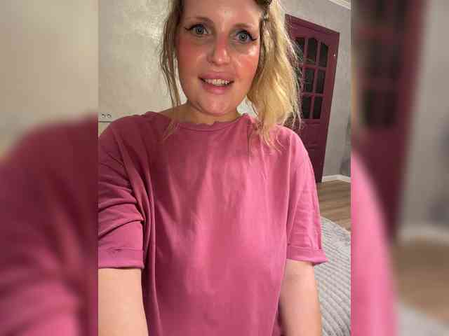 Mila_sisi webcam