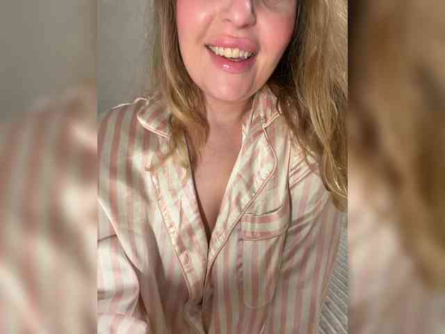 Mila_sisi webcam
