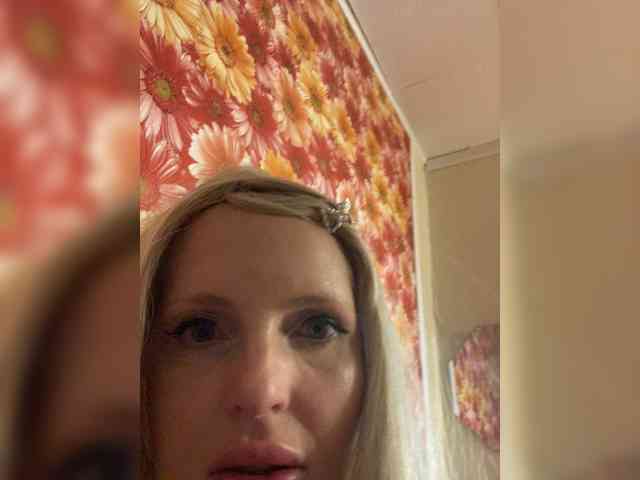 Bu model şu anda canlı. Milana40