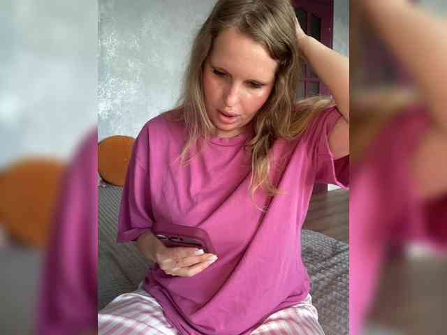 Mila_sisi webcam