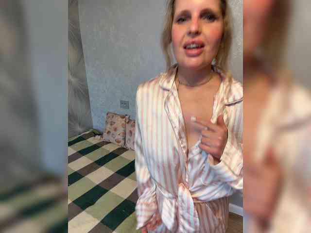 Mila_sisi webcam