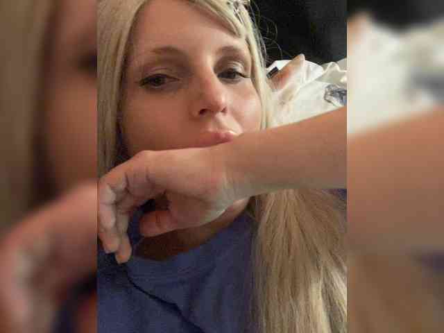Milana40 Live Webcam on BongaCams