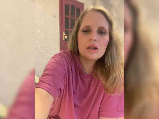 Mila_sisi webcam