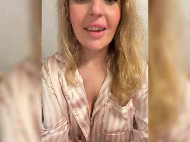 Milana40 Live Webcam on BongaCams