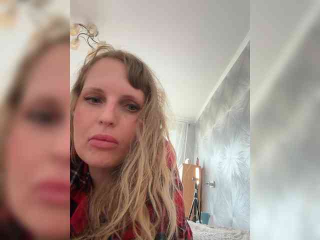 Mila_sisi webcam