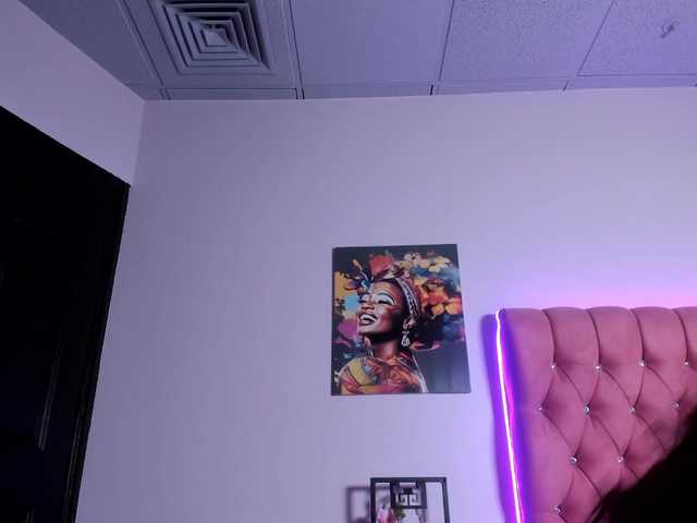 Tulipxo live webcam show