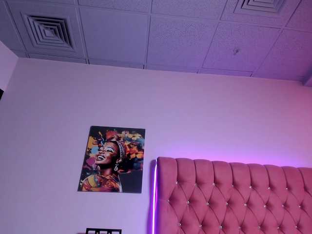 Tulipxo live webcam show