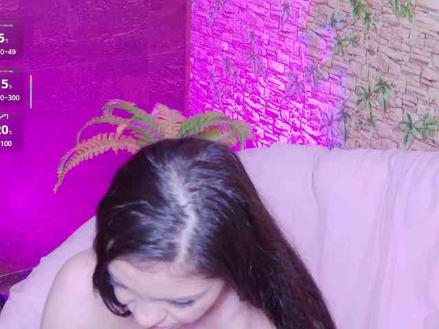ElaraLuxe webcam
