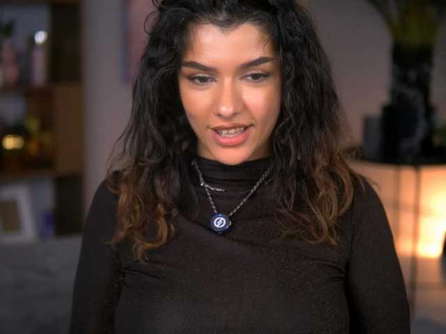 HypnoEyess live cam on BongaCams