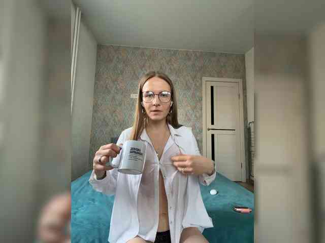 AlexandraPikolinya webcam