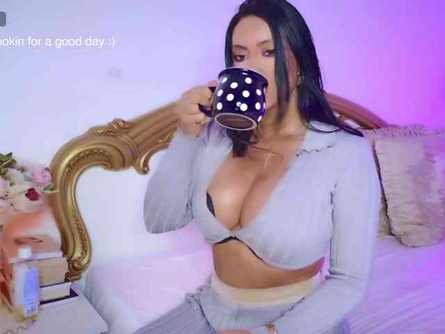 NicoleAnny