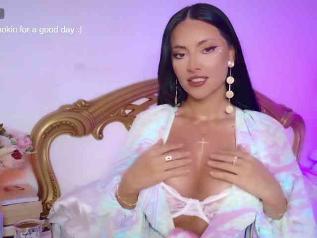 NicoleAnny