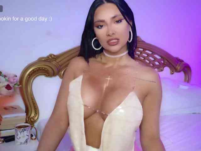 NicoleAnny