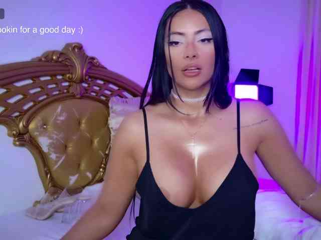 NicoleAnny webcam