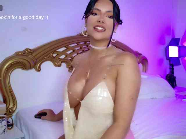 NicoleAnny