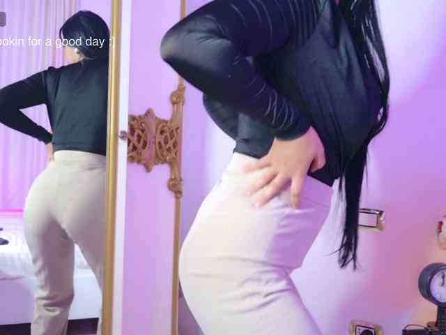 NicoleAnny