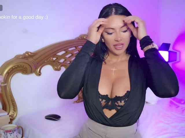 NicoleAnny
