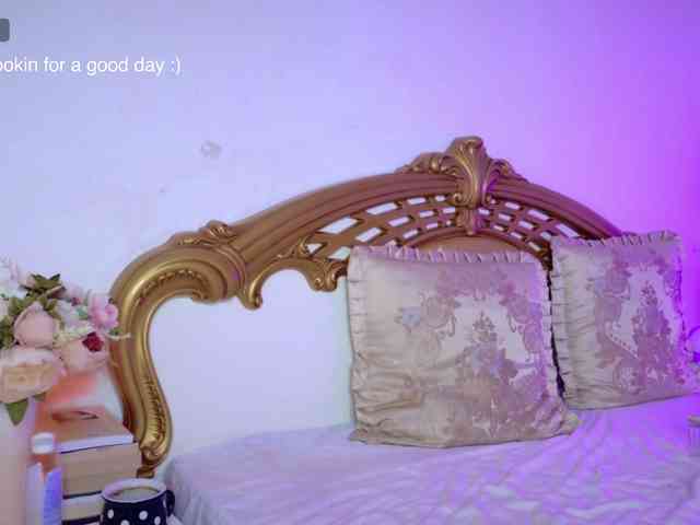 NicoleAnny webcam