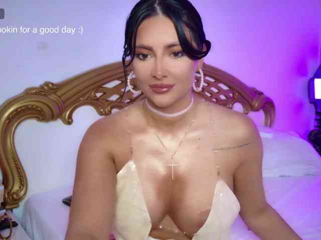 NicoleAnny