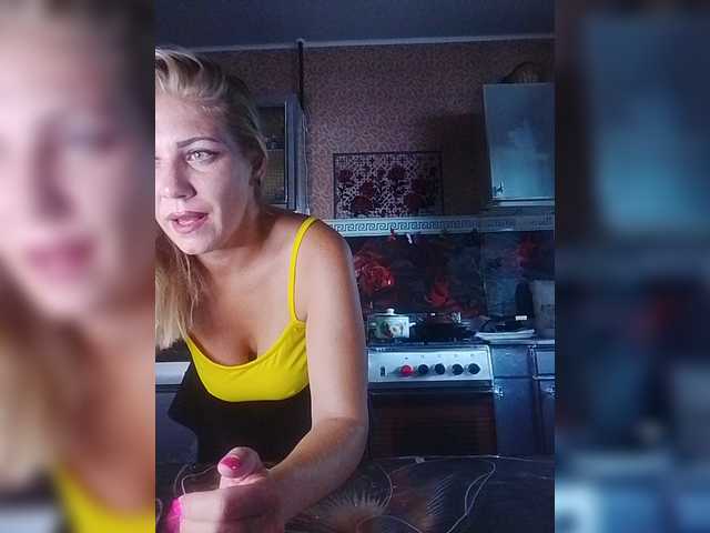 Sandra26a live cam on BongaCams