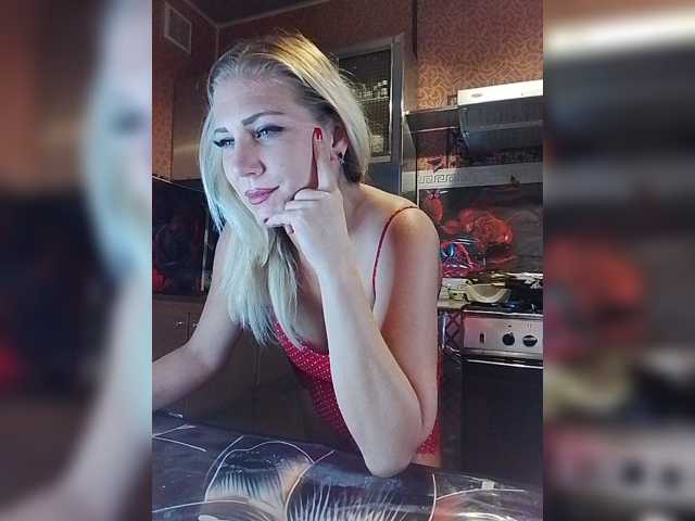 Sandra26a, live now on BongaCams