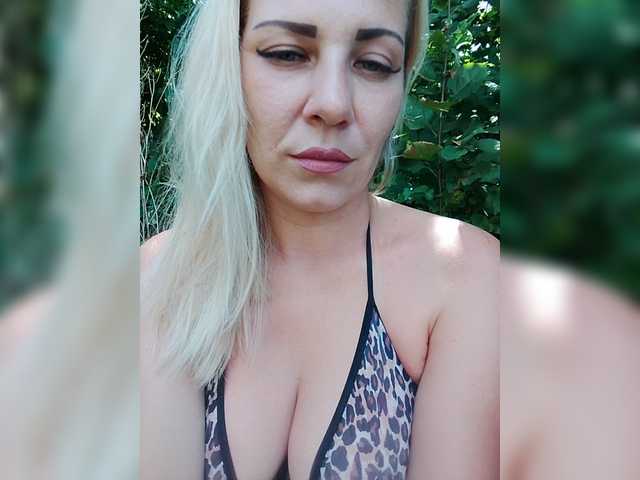 Sandra26a live cam on BongaCams