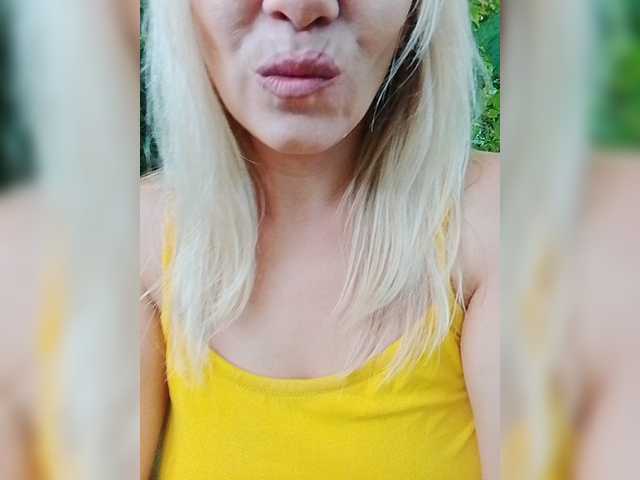 Sandra26a live cam on BongaCams