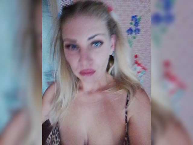 Sandra26a live cam on BongaCams