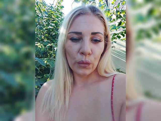 go to chat with Sandra26a