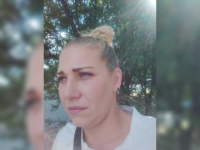 Sandra26a live cam on BongaCams
