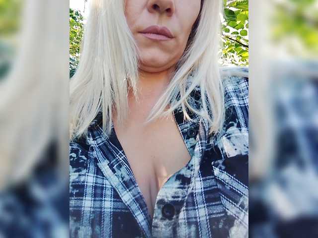 Sandra26a live cam on BongaCams