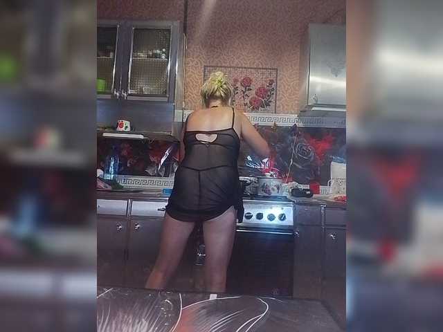Sandra26a live cam on BongaCams