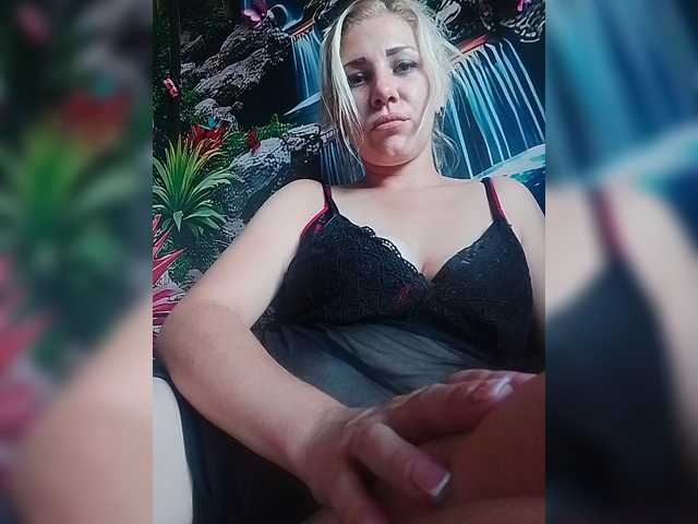 Sandra26a live cam on BongaCams